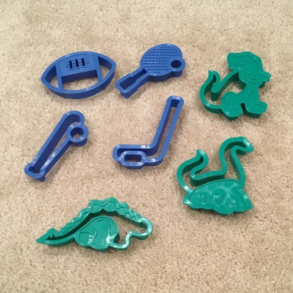 Other - ✨Free w/ Purchase Cookie Cutter Lot